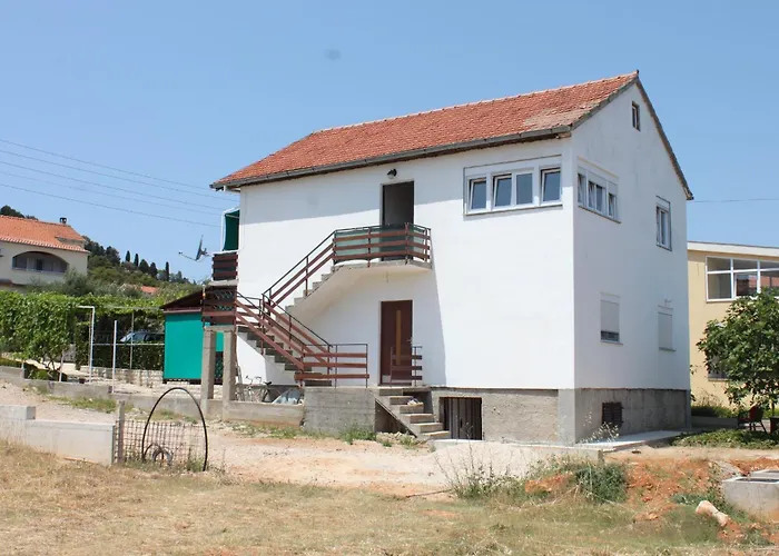 By The Sea Tkon, Pasman - 8244 *